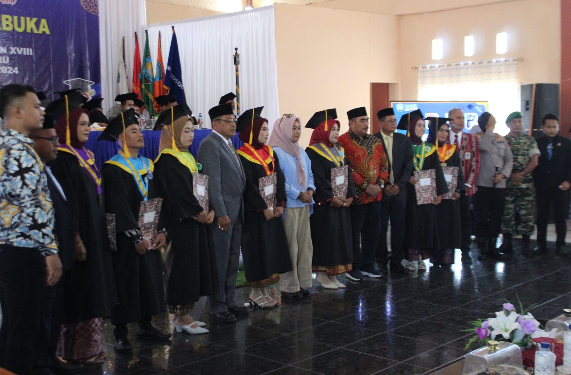 Wisuda Uniqbu Ke XVIII